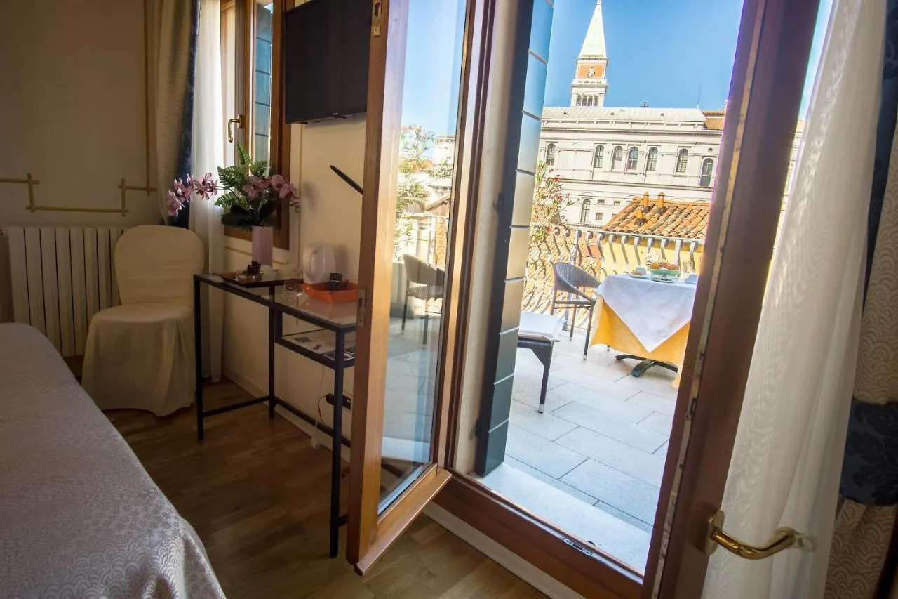 Hotel Antigo Trovatore Velence