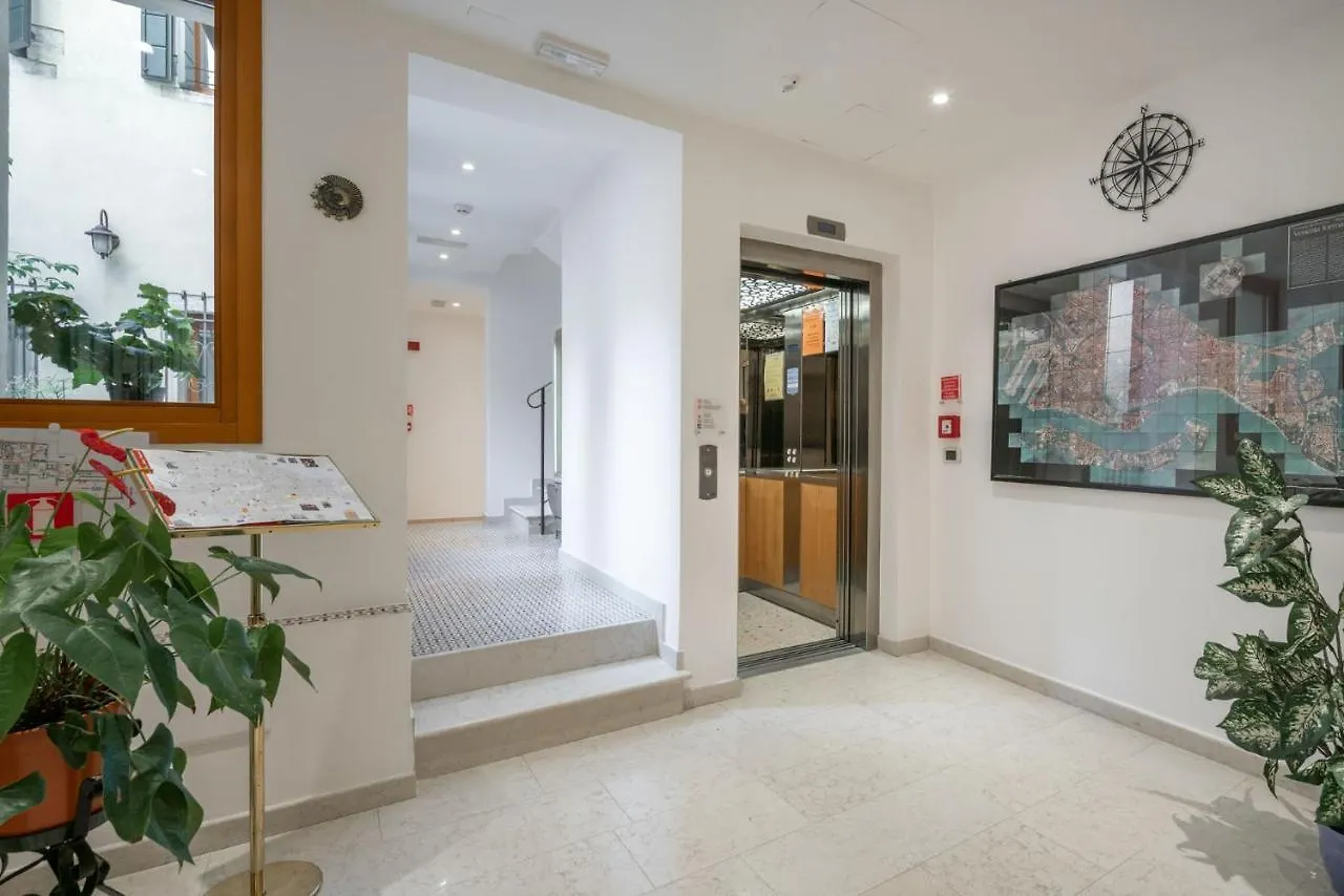 Hotel Antigo Trovatore Venezia 3*,
