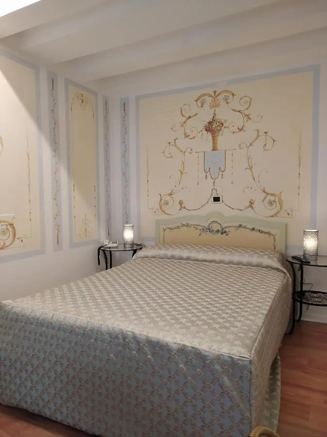 Hotel Antigo Trovatore Venezia 3*,
